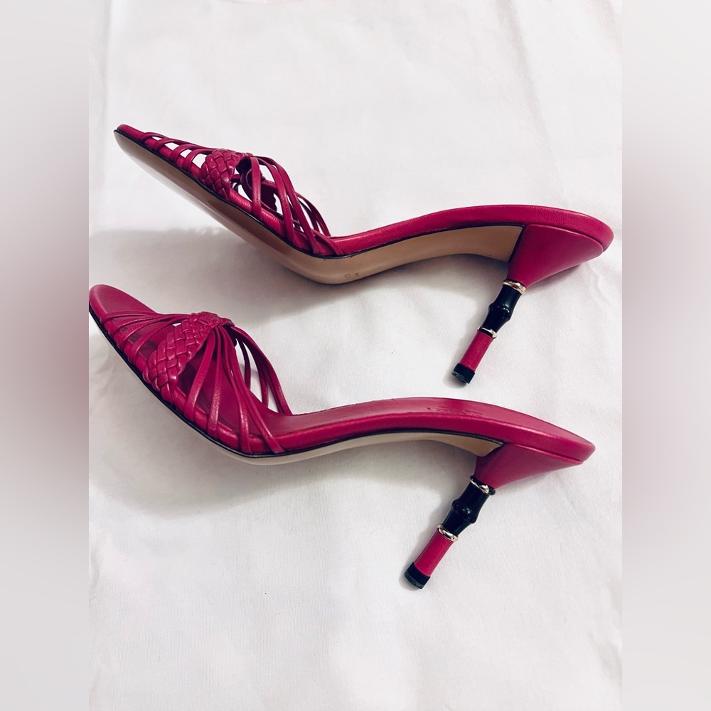 (NEW) Gucci Pink Bamboo Heels Sandals, 5.5B - Picture 4 of 10